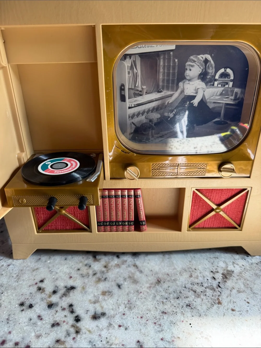 American Girl Maryellen's Television Console Doll house Retro 50’s TV Play Set